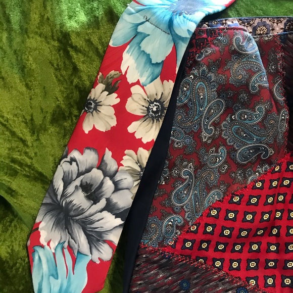 Handmade silk tie upcycled crossbody bag. 😍 - Picture 6 of 6